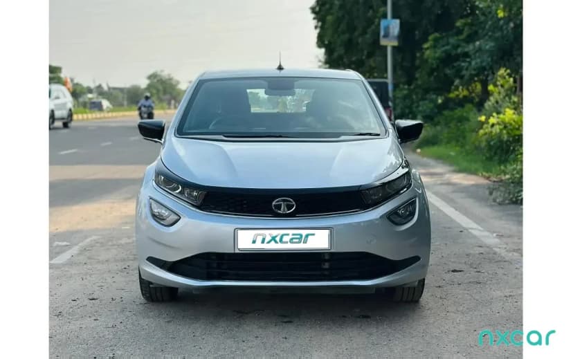 Used tata altroz xz-petrol for sale on Nxcar