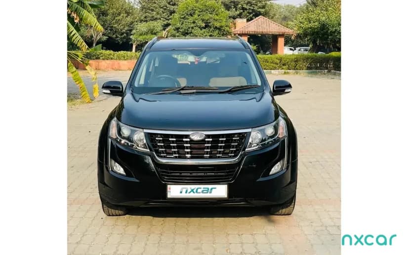 Used mahindra xuv500 w7 for sale on Nxcar