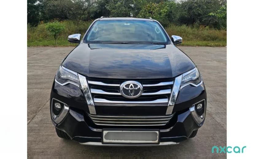 Used toyota fortuner 4x2-at-27-petrol for sale on Nxcar