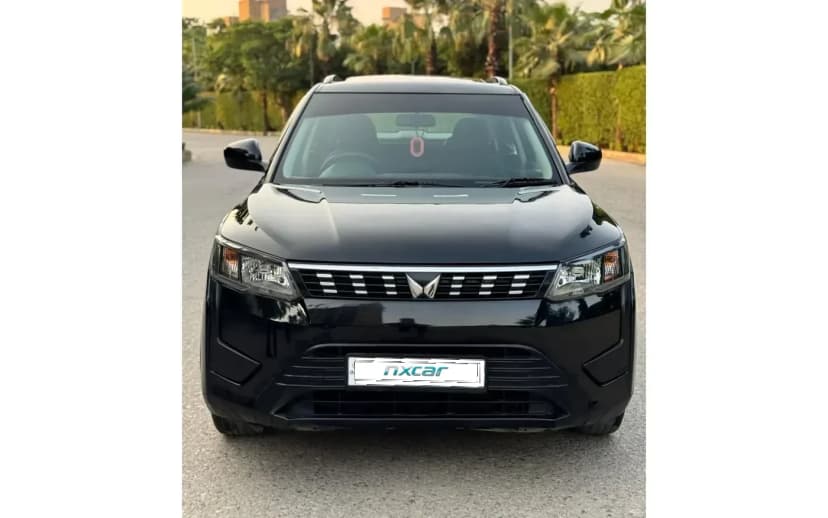 Used mahindra xuv300 w6-pm-bs6-as for sale on Nxcar