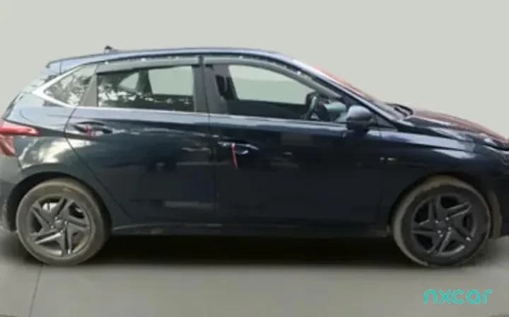Used hyundai i20 sportz-12-mt-dual-tone for sale on Nxcar