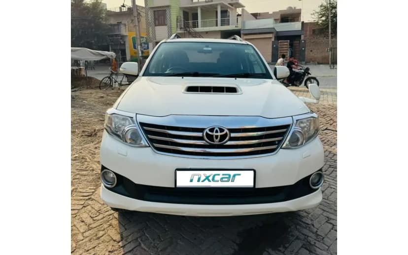 Used toyota fortuner 4x2-at-28-diesel for sale on Nxcar
