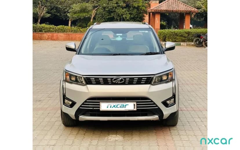 Used mahindra xuv300 12-w8-o-2019-20192019-2024 for sale on Nxcar