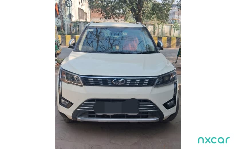 Used mahindra xuv300 15-w8-o-2019-20202019-2024 for sale on Nxcar