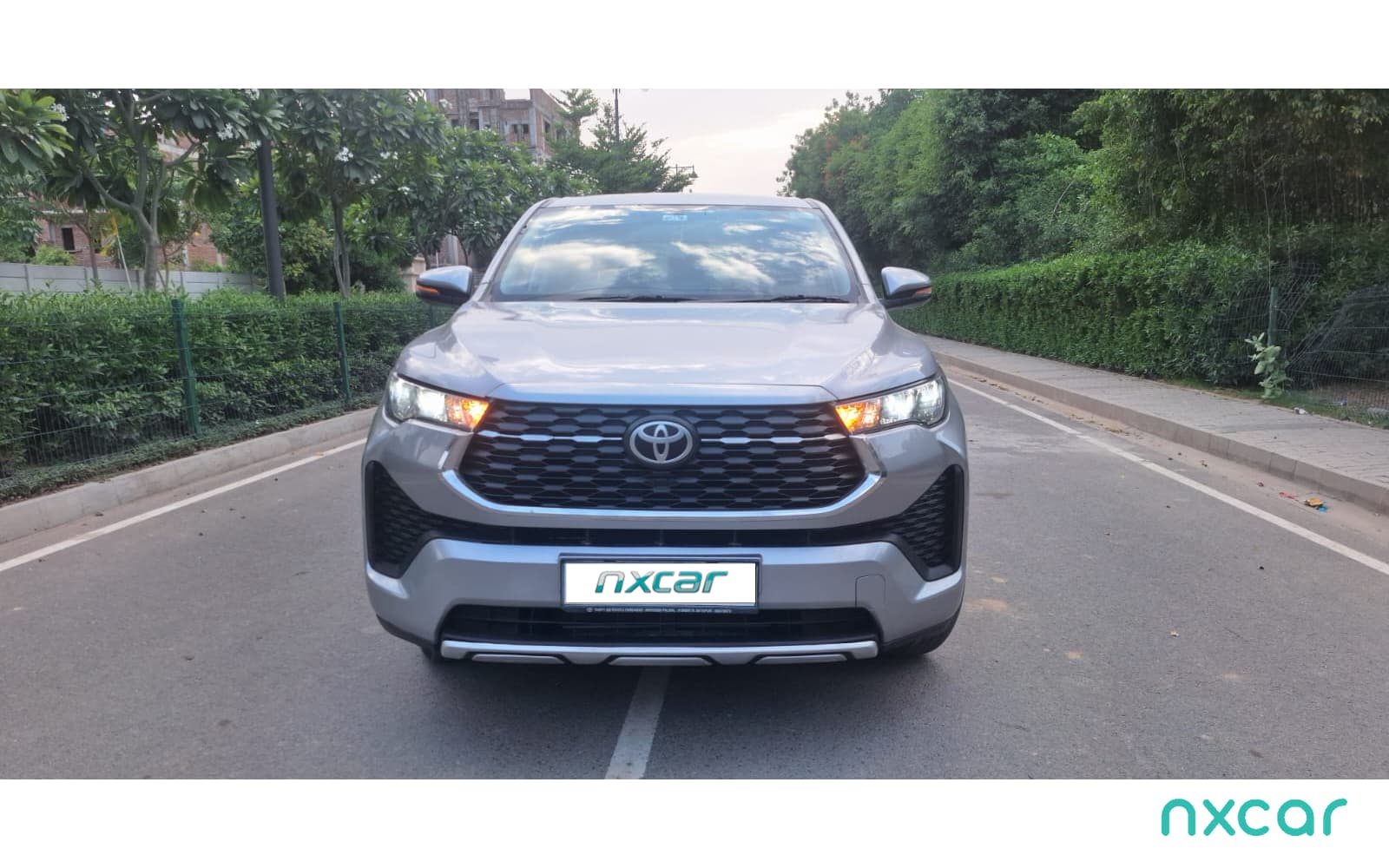 Toyota Innova Hycross