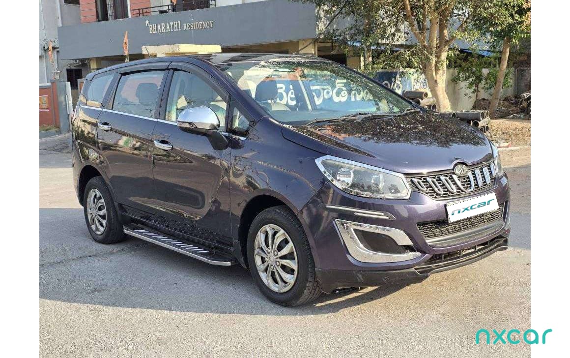 Mahindra Marazzo