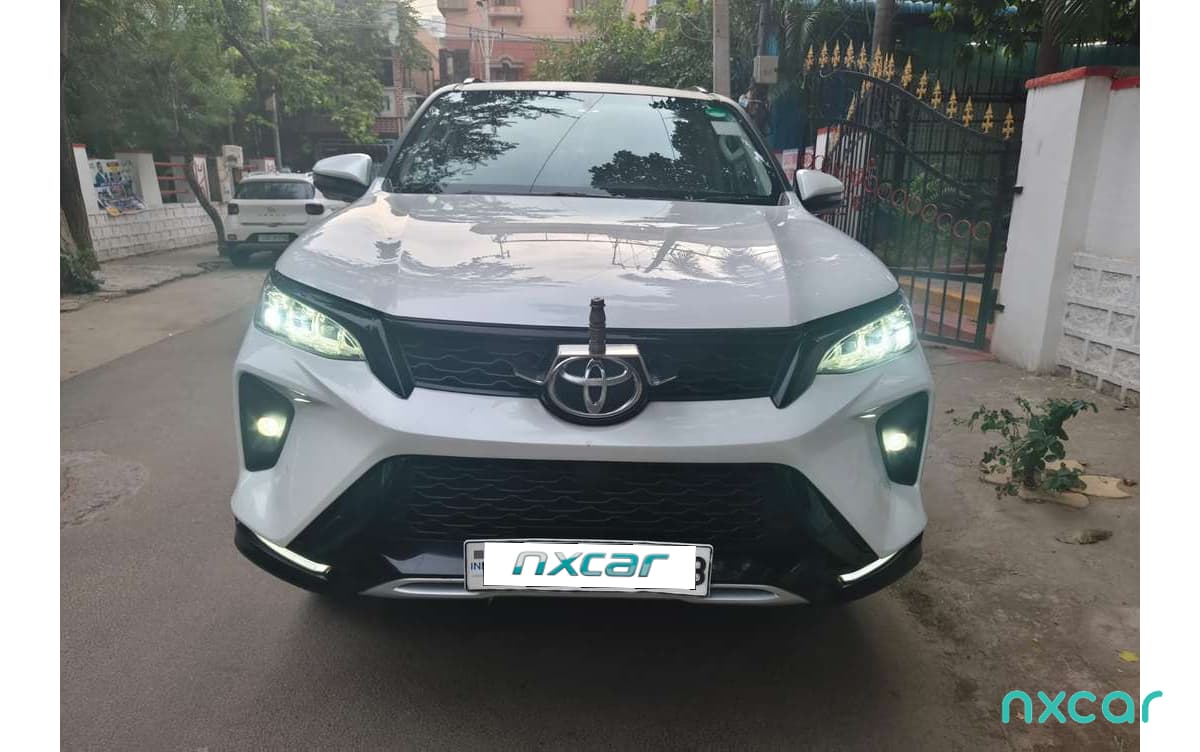 Toyota Fortuner Legender