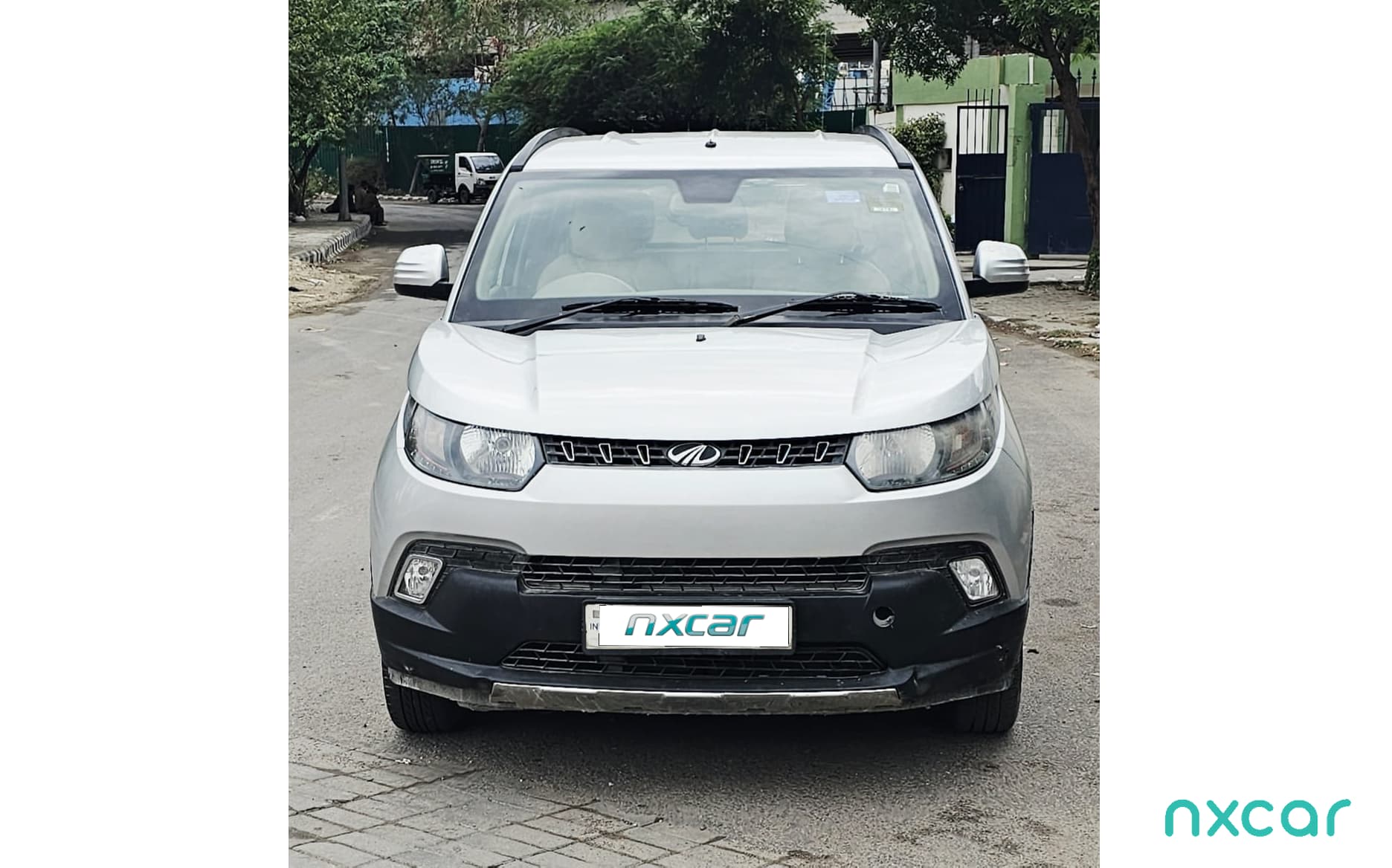 Mahindra KUV100