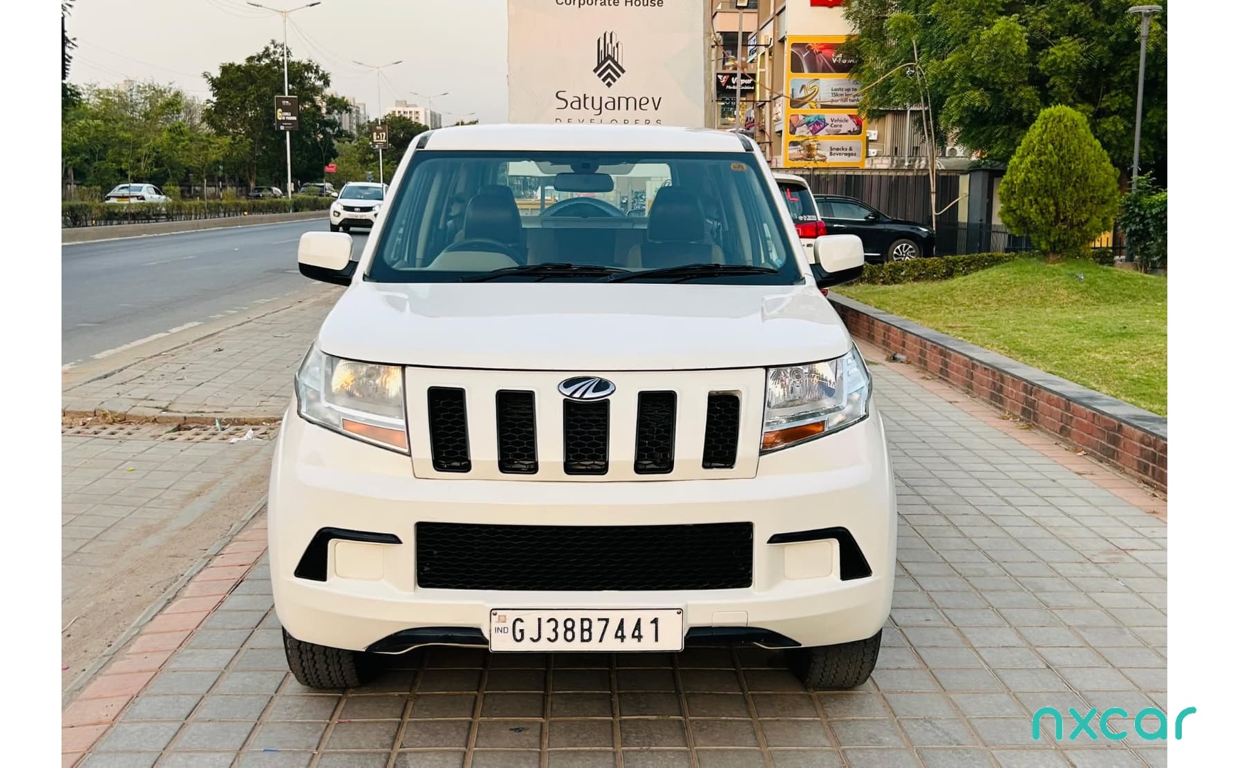 Mahindra TUV300