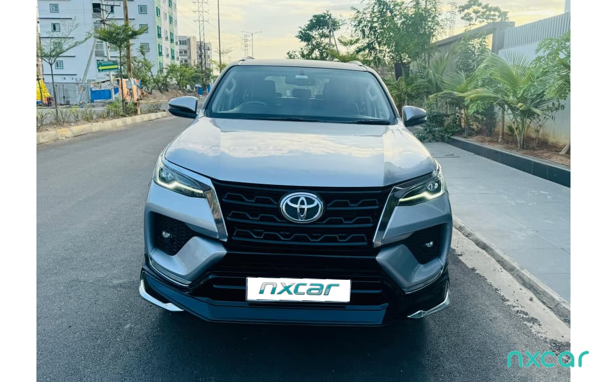 Toyota Fortuner Legender