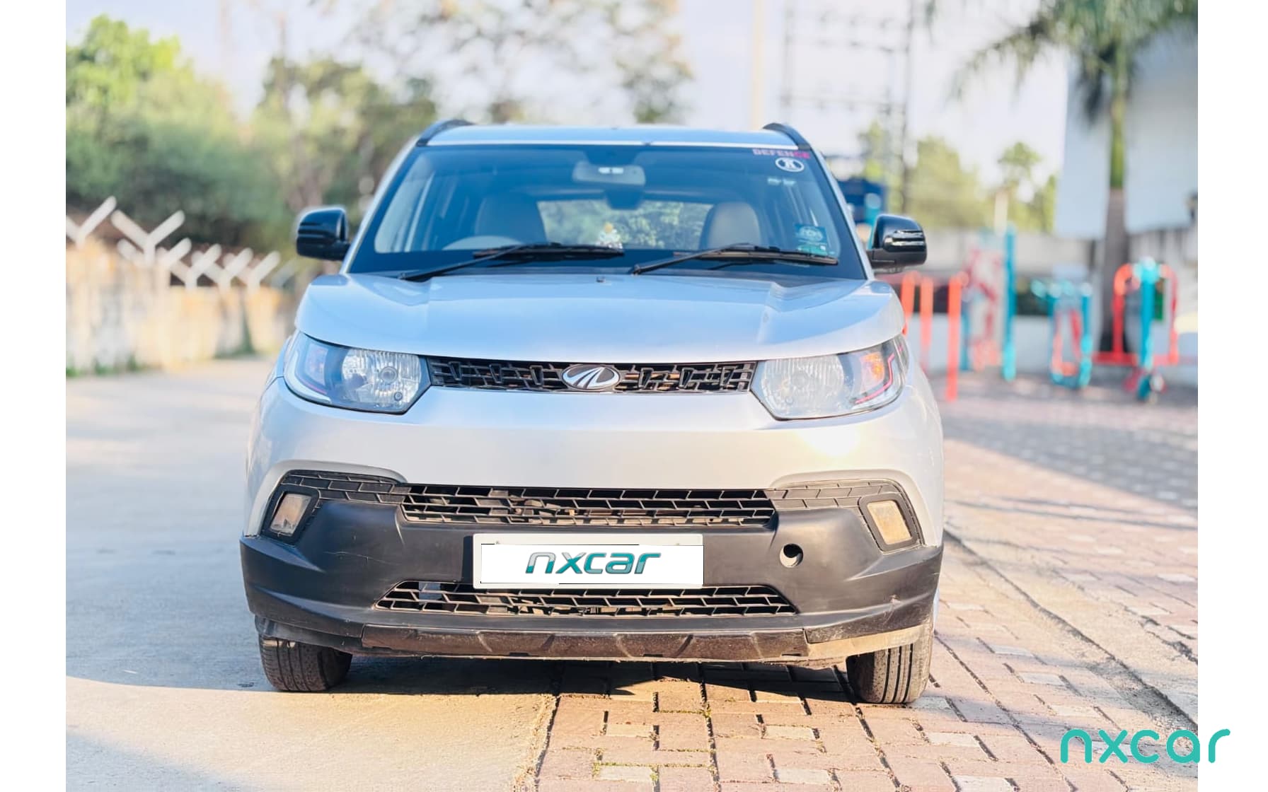 Mahindra KUV100