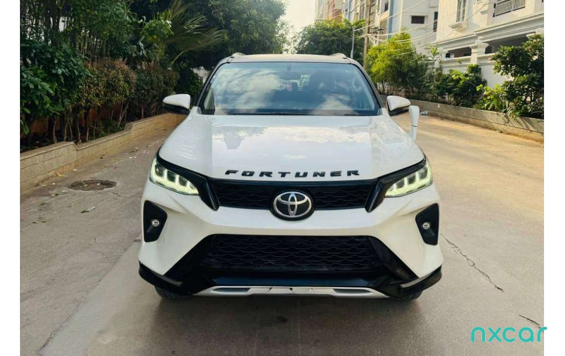 Toyota Fortuner Legender