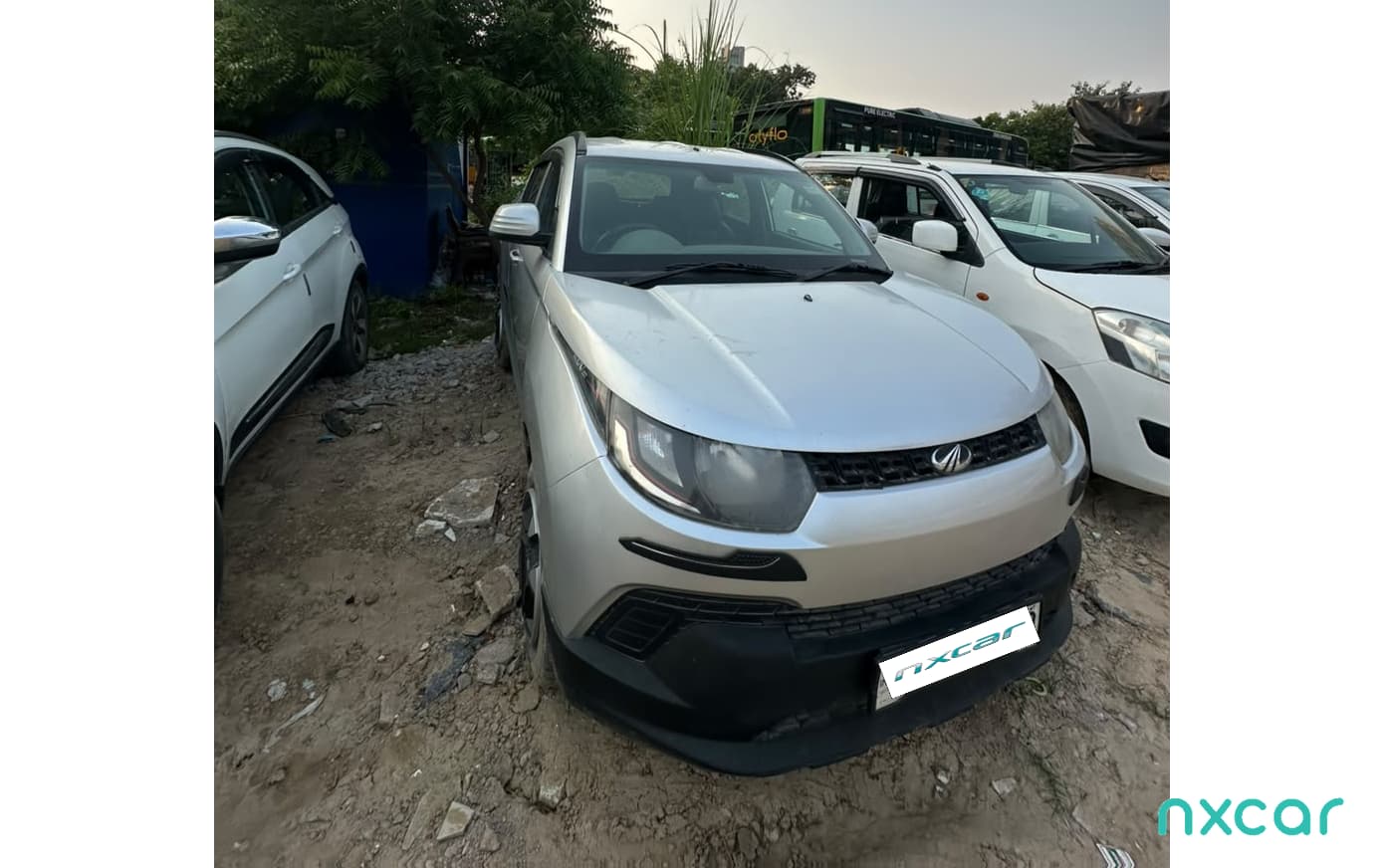 Mahindra KUV100