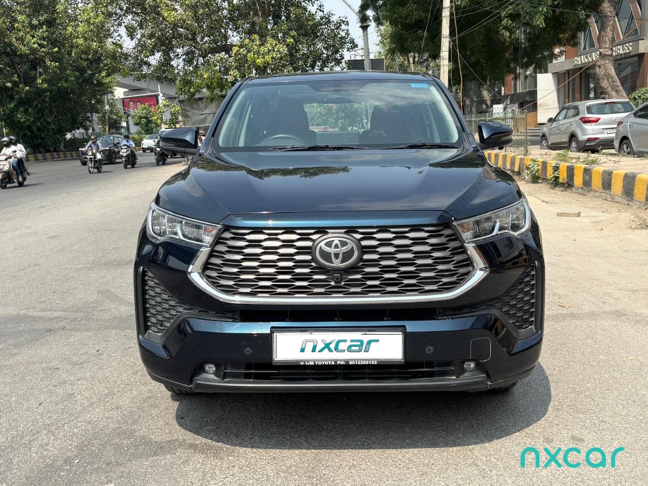 Toyota Innova Hycross