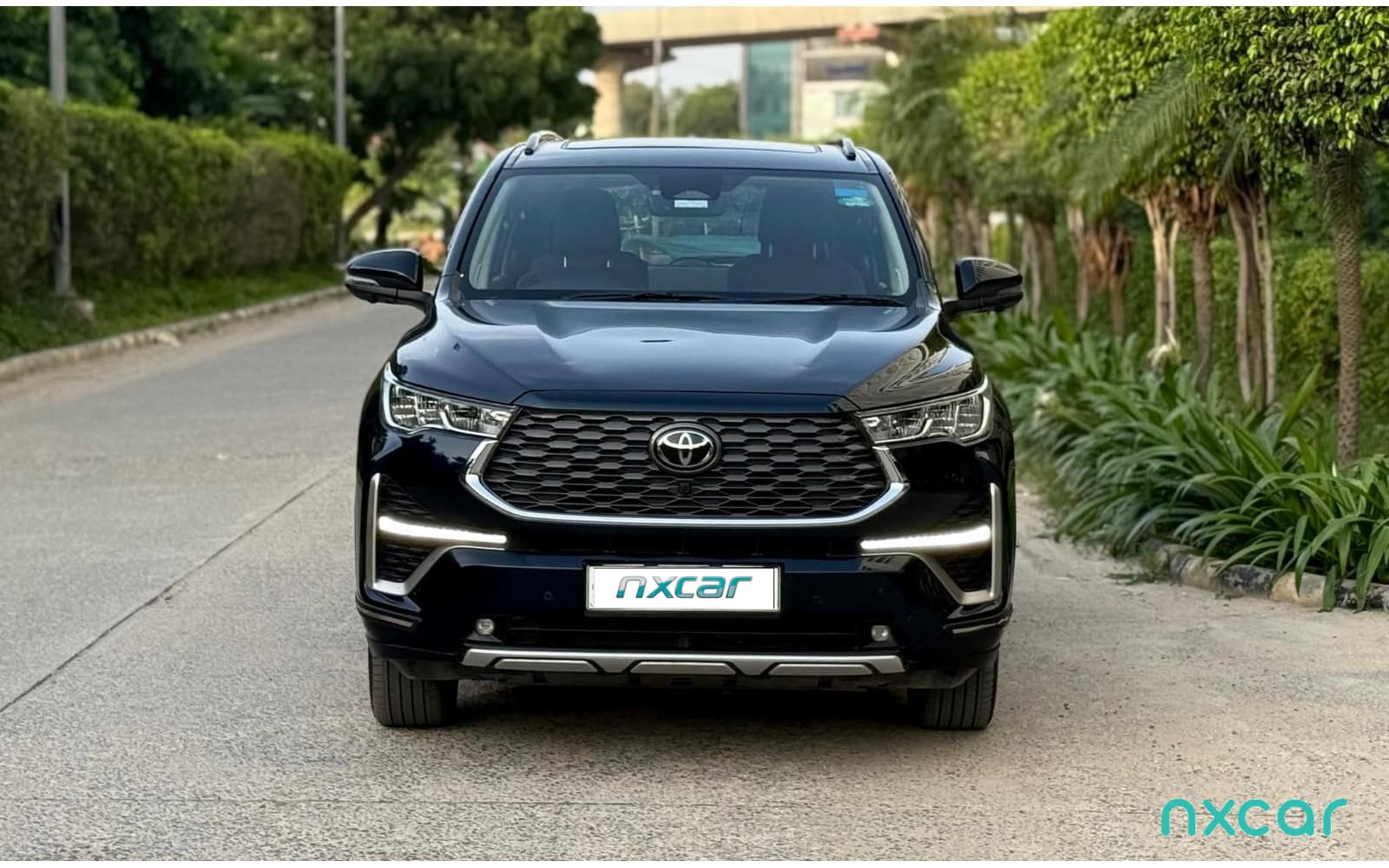 Toyota Innova Hycross