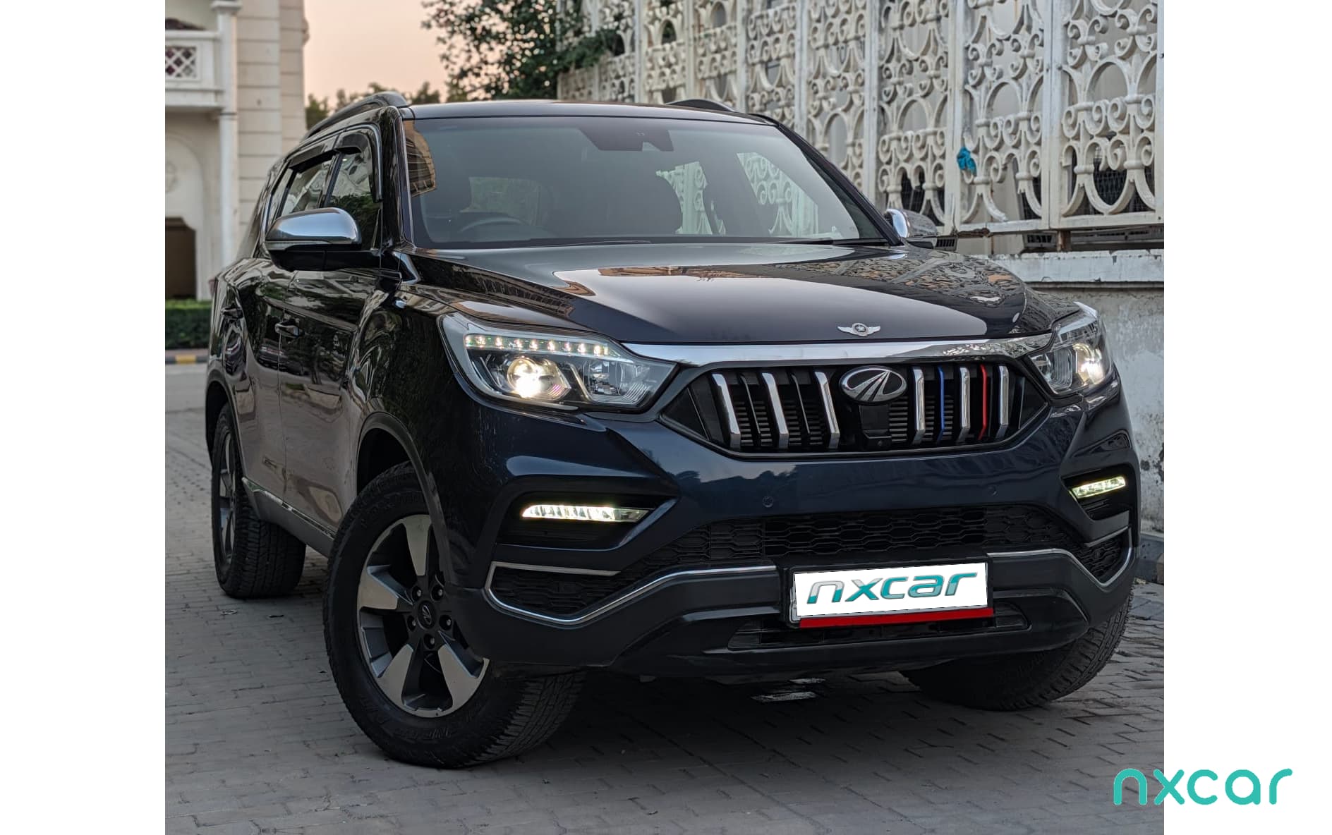 Mahindra Alturas G4